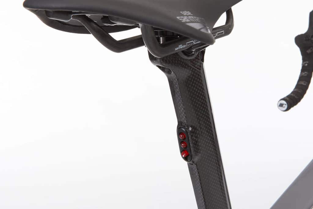 Seat post with integrated rear lights on the Cipollini Flusso e-road bike with Bikedrive Air drive from maxon