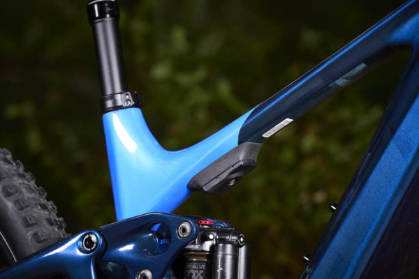 E-Live Valve control unit integrated into the top tube of the Giant Trance X Advanced E+ ebike.