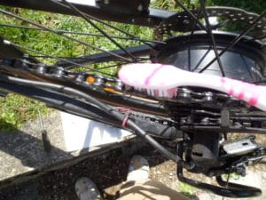 Cleaning your bike chain with a brush - up