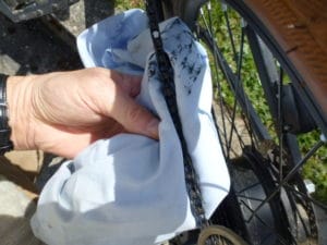 Cleaning your bike chain - sideways