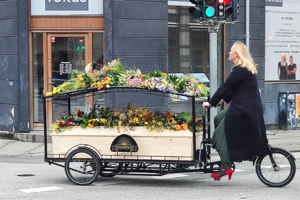 E-cargo bike for funeral parlours