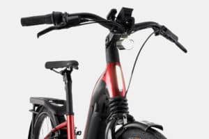 Headlight and separate daytime running light on the Cannondale Mavaro Neo ebike