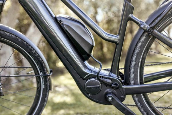 Additional EnergyPak Plus battery pack on the Giant Explore E+ ebike for the 2023 season