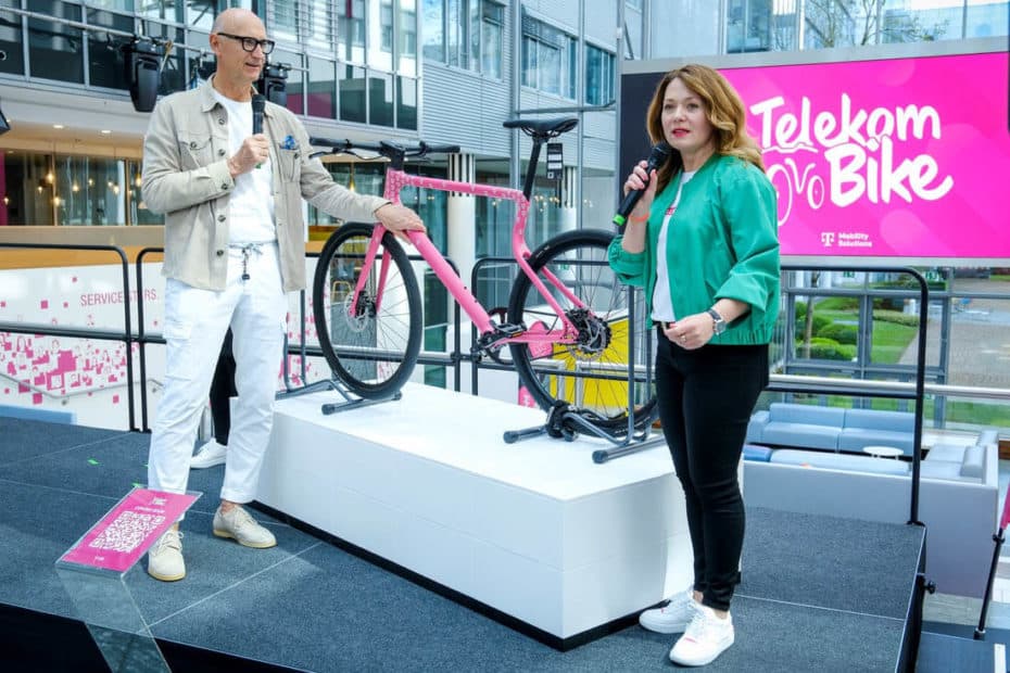 Presentation of the Platzhirsch ebike special edition from Urwahn as a Telekom Bike