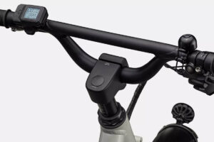 Specialized Globe Haul LT e-cargo bike cockpit