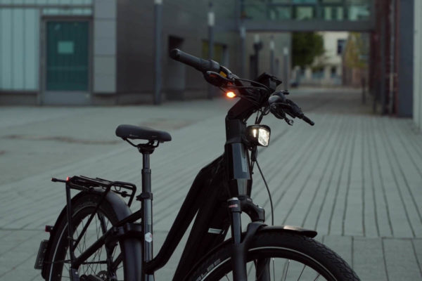 The front bicycle indicators on the Busch + Müller Turntec for the ebike