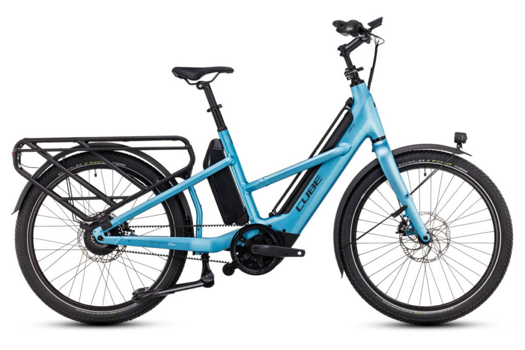 Cube Longtail Hybrid 725 e-cargo bike in the colour Blue'n'Reflex