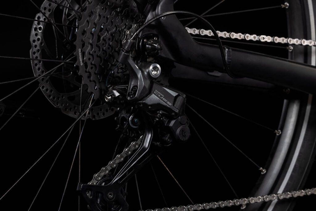 Shimano Cues derailleur gears on the Cube Editor Hybrid ebike