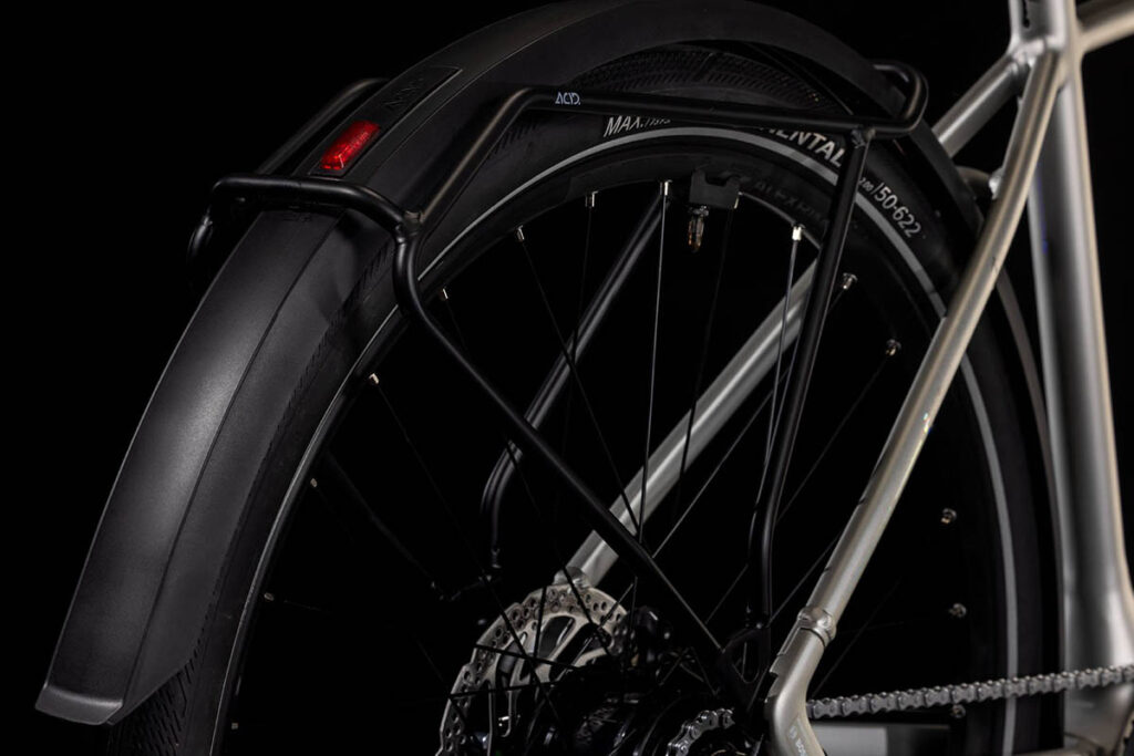 Mudguard with integrated tail light on the Cube Editor Hybrid ebike