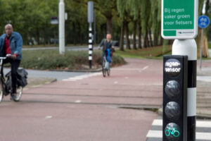 Bicycle traffic light with rain sensor in Rotterdam