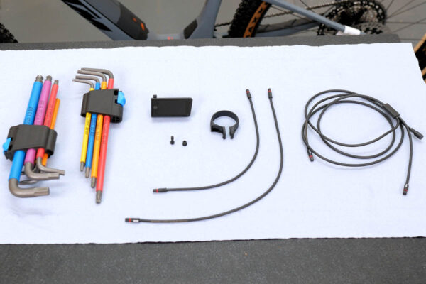 Parts and tools for installing the Bosch Purion 400 display on an ebike featuring the Bosch Smart System