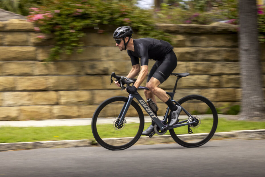 Giant Defy Advanced E+ Elite: e-road bike with new rear hub motor