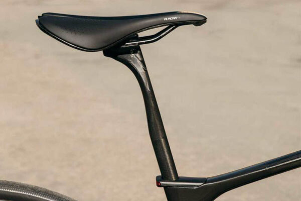 Seatpost on the Giant Defy Advanced E+ Elite ebike