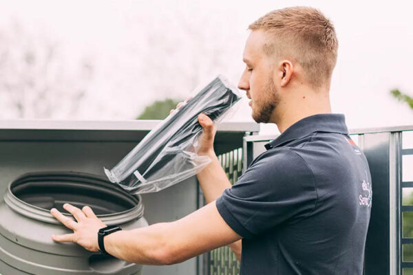 Disposal of an ebike battery in a special bin